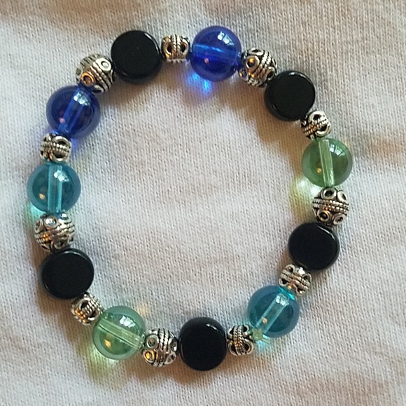 Bracelets - Picture 4 of 6